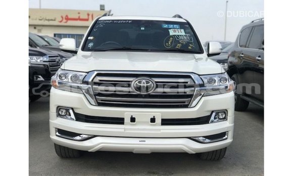 Buy Import Toyota Land Cruiser White Car in Import - Dubai in Anse-la-Raye Buy Import Toyota Land Cruiser White Car in Import - Dubai in Anse-la-Raye