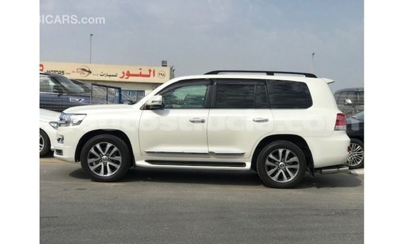 Buy Import Toyota Land Cruiser White Car in Import - Dubai in Anse-la-Raye Buy Import Toyota Land Cruiser White Car in Import - Dubai in Anse-la-Raye
