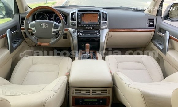 Buy Import Toyota Land Cruiser White Car in Import - Dubai in Anse-la-Raye Buy Import Toyota Land Cruiser White Car in Import - Dubai in Anse-la-Raye