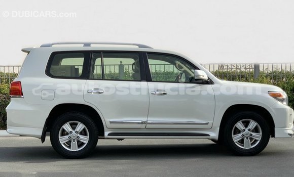 Buy Import Toyota Land Cruiser White Car in Import - Dubai in Anse-la-Raye Buy Import Toyota Land Cruiser White Car in Import - Dubai in Anse-la-Raye