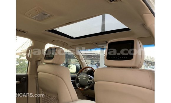 Buy Import Toyota Land Cruiser White Car in Import - Dubai in Anse-la-Raye Buy Import Toyota Land Cruiser White Car in Import - Dubai in Anse-la-Raye