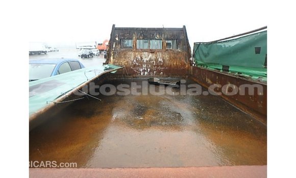 Acheter Import Utilitaire Nissan Evalia Marron à Import - Dubai, Anse-la-Raye Acheter Import Utilitaire Nissan Evalia Marron à Import - Dubai, Anse-la-Raye