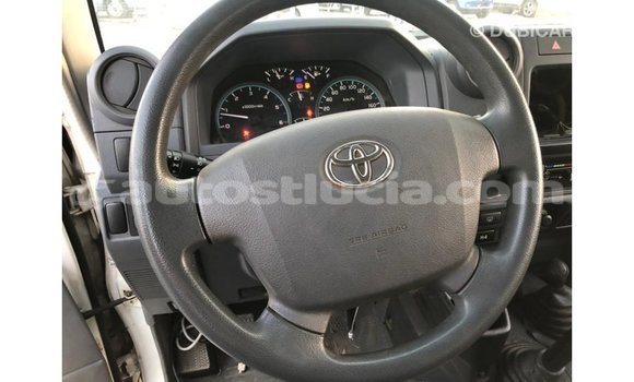 Buy Import Toyota Land Cruiser White Car in Import - Dubai in Anse-la-Raye Buy Import Toyota Land Cruiser White Car in Import - Dubai in Anse-la-Raye