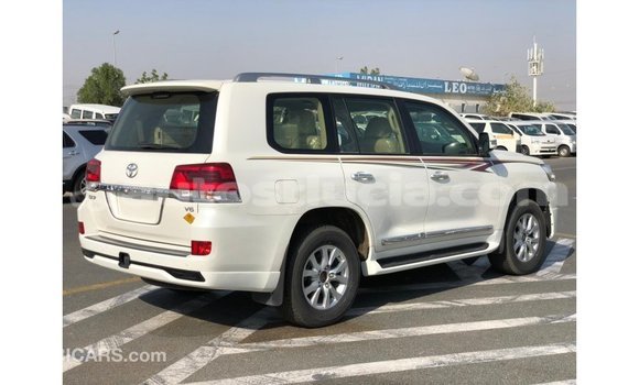 Buy Import Toyota Land Cruiser White Car in Import - Dubai in Anse-la-Raye Buy Import Toyota Land Cruiser White Car in Import - Dubai in Anse-la-Raye