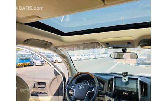 Buy Import Toyota Land Cruiser White Car in Import - Dubai in Anse-la-Raye Buy Import Toyota Land Cruiser White Car in Import - Dubai in Anse-la-Raye