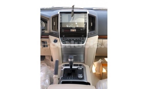 Buy Import Toyota Land Cruiser White Car in Import - Dubai in Anse-la-Raye Buy Import Toyota Land Cruiser White Car in Import - Dubai in Anse-la-Raye