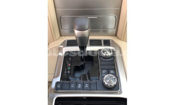 Buy Import Toyota Land Cruiser White Car in Import - Dubai in Anse-la-Raye Buy Import Toyota Land Cruiser White Car in Import - Dubai in Anse-la-Raye