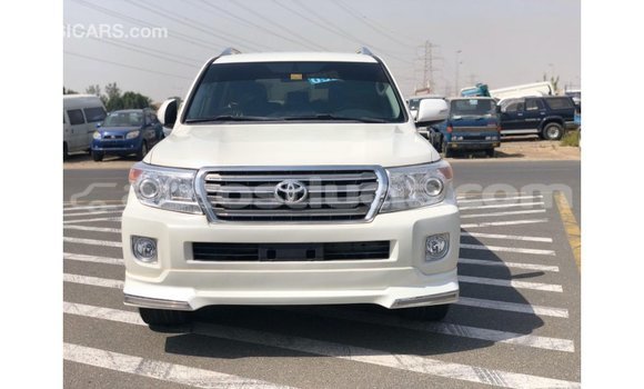 Buy Import Toyota Land Cruiser White Car in Import - Dubai in Anse-la-Raye Buy Import Toyota Land Cruiser White Car in Import - Dubai in Anse-la-Raye