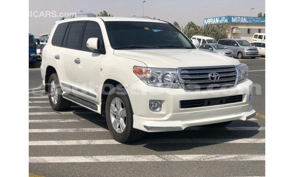 Buy Import Toyota Land Cruiser White Car in Import - Dubai in Anse-la-Raye Buy Import Toyota Land Cruiser White Car in Import - Dubai in Anse-la-Raye