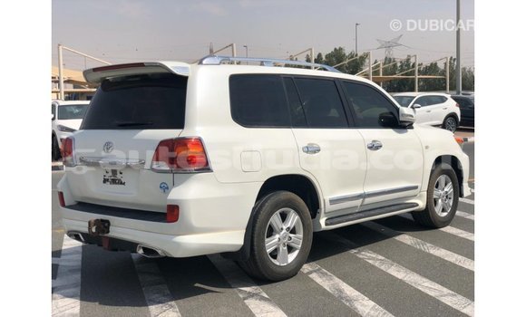 Buy Import Toyota Land Cruiser White Car in Import - Dubai in Anse-la-Raye Buy Import Toyota Land Cruiser White Car in Import - Dubai in Anse-la-Raye
