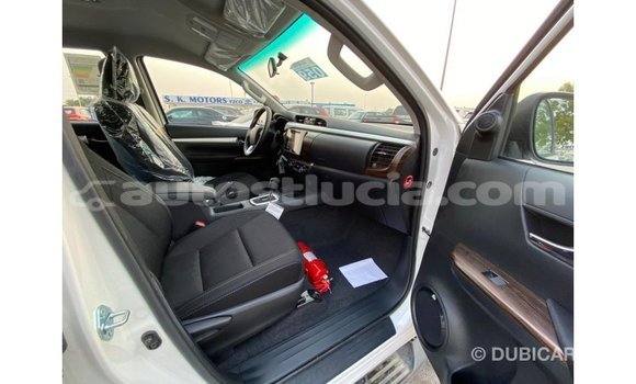 Buy Import Toyota Hilux White Car in Import - Dubai in Anse-la-Raye Buy Import Toyota Hilux White Car in Import - Dubai in Anse-la-Raye