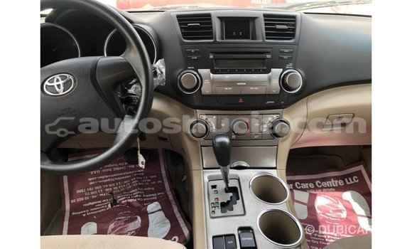 Buy Import Toyota Highlander Blue Car in Import - Dubai in Anse-la-Raye Buy Import Toyota Highlander Blue Car in Import - Dubai in Anse-la-Raye