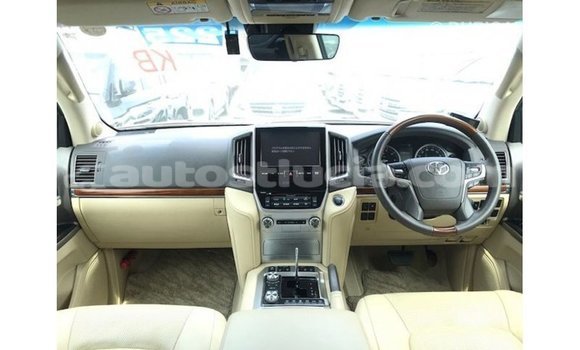Buy Import Toyota Land Cruiser White Car in Import - Dubai in Anse-la-Raye Buy Import Toyota Land Cruiser White Car in Import - Dubai in Anse-la-Raye