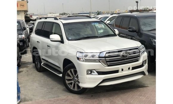 Buy Import Toyota Land Cruiser White Car in Import - Dubai in Anse-la-Raye Buy Import Toyota Land Cruiser White Car in Import - Dubai in Anse-la-Raye