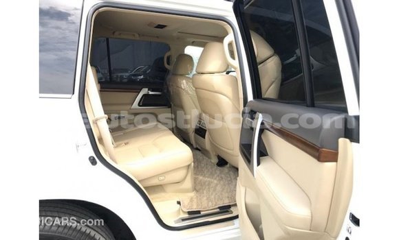 Buy Import Toyota Land Cruiser White Car in Import - Dubai in Anse-la-Raye Buy Import Toyota Land Cruiser White Car in Import - Dubai in Anse-la-Raye