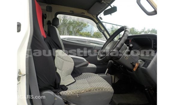 Buy Import Toyota Hiace White Car in Import - Dubai in Anse-la-Raye Buy Import Toyota Hiace White Car in Import - Dubai in Anse-la-Raye