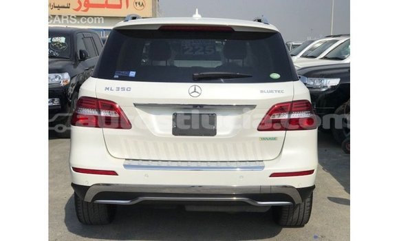 Buy Import Mercedes-Benz 190 (W201) White Car in Import - Dubai in Anse-la-Raye Buy Import Mercedes-Benz 190 (W201) White Car in Import - Dubai in Anse-la-Raye