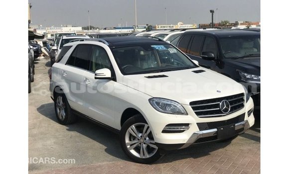 Buy Import Mercedes-Benz 190 (W201) White Car in Import - Dubai in Anse-la-Raye Buy Import Mercedes-Benz 190 (W201) White Car in Import - Dubai in Anse-la-Raye
