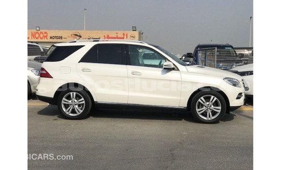 Buy Import Mercedes-Benz 190 (W201) White Car in Import - Dubai in Anse-la-Raye Buy Import Mercedes-Benz 190 (W201) White Car in Import - Dubai in Anse-la-Raye