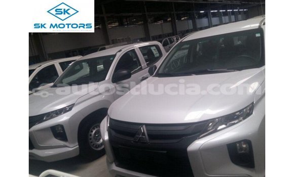 Buy Import Mitsubishi L200 White Car in Import - Dubai in Anse-la-Raye Buy Import Mitsubishi L200 White Car in Import - Dubai in Anse-la-Raye