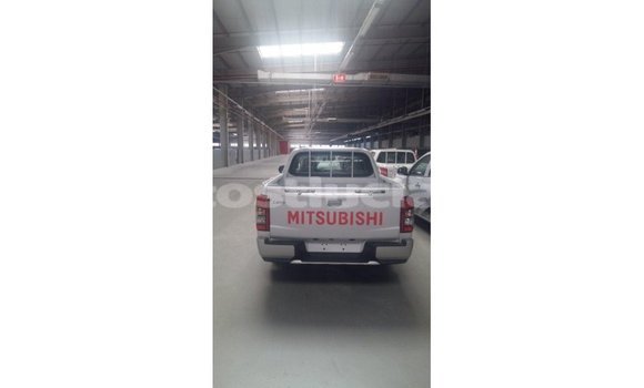 Buy Import Mitsubishi L200 White Car in Import - Dubai in Anse-la-Raye Buy Import Mitsubishi L200 White Car in Import - Dubai in Anse-la-Raye