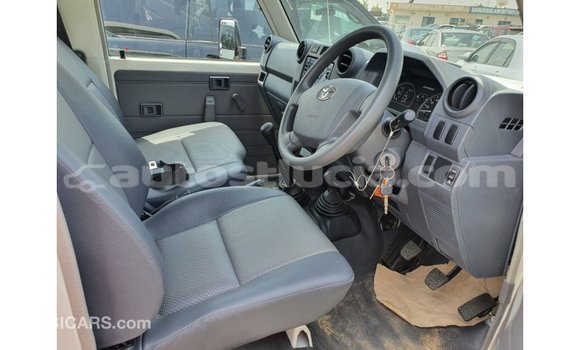 Buy Import Toyota Land Cruiser White Car in Import - Dubai in Anse-la-Raye Buy Import Toyota Land Cruiser White Car in Import - Dubai in Anse-la-Raye