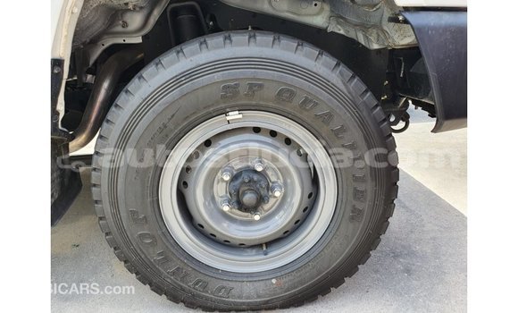 Buy Import Toyota Land Cruiser White Car in Import - Dubai in Anse-la-Raye Buy Import Toyota Land Cruiser White Car in Import - Dubai in Anse-la-Raye