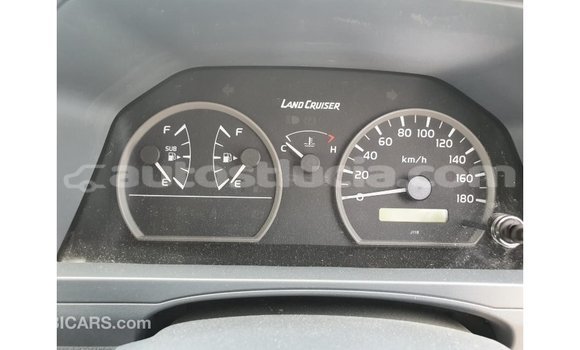 Buy Import Toyota Land Cruiser White Car in Import - Dubai in Anse-la-Raye Buy Import Toyota Land Cruiser White Car in Import - Dubai in Anse-la-Raye