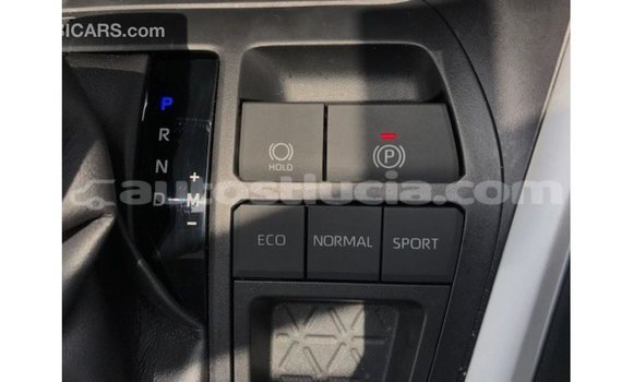 Acheter Import Voiture Toyota 4Runner Blanc à Import - Dubai, Anse-la-Raye Acheter Import Voiture Toyota 4Runner Blanc à Import - Dubai, Anse-la-Raye