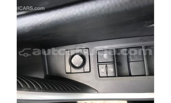 Acheter Import Voiture Toyota 4Runner Blanc à Import - Dubai, Anse-la-Raye Acheter Import Voiture Toyota 4Runner Blanc à Import - Dubai, Anse-la-Raye