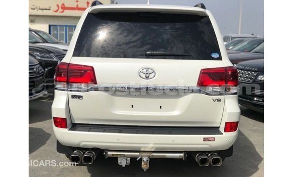Acheter Import Voiture Toyota Land Cruiser Blanc à Import - Dubai, Anse-la-Raye Acheter Import Voiture Toyota Land Cruiser Blanc à Import - Dubai, Anse-la-Raye