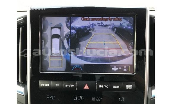 Acheter Import Voiture Toyota Land Cruiser Blanc à Import - Dubai, Anse-la-Raye Acheter Import Voiture Toyota Land Cruiser Blanc à Import - Dubai, Anse-la-Raye