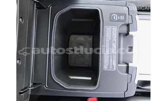 Acheter Import Voiture Toyota Land Cruiser Blanc à Import - Dubai, Anse-la-Raye Acheter Import Voiture Toyota Land Cruiser Blanc à Import - Dubai, Anse-la-Raye