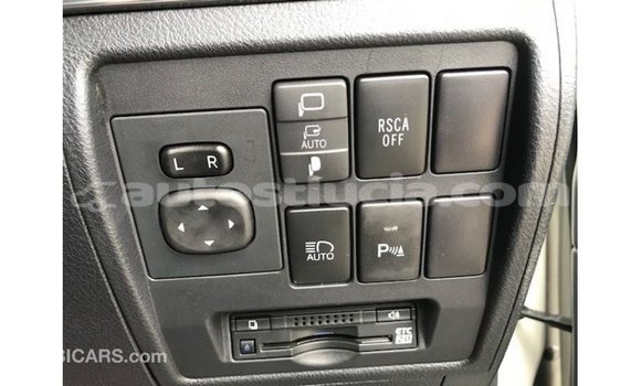 Acheter Import Voiture Toyota Land Cruiser Blanc à Import - Dubai, Anse-la-Raye Acheter Import Voiture Toyota Land Cruiser Blanc à Import - Dubai, Anse-la-Raye