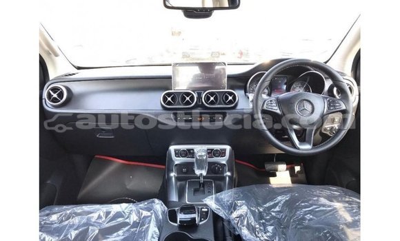 Buy Import Mercedes-Benz 250 Black Car in Import - Dubai in Anse-la-Raye Buy Import Mercedes-Benz 250 Black Car in Import - Dubai in Anse-la-Raye