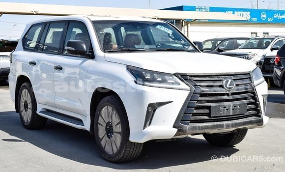 Acheter Import Voiture Lexus LX Blanc à Import - Dubai, Anse-la-Raye Acheter Import Voiture Lexus LX Blanc à Import - Dubai, Anse-la-Raye
