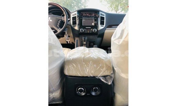 Buy Import Mitsubishi Pajero White Car in Import - Dubai in Anse-la-Raye Buy Import Mitsubishi Pajero White Car in Import - Dubai in Anse-la-Raye