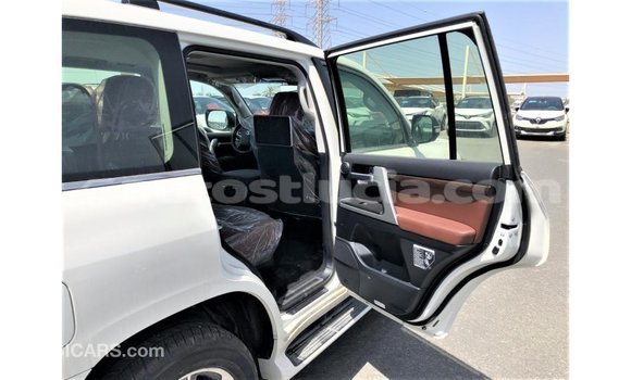 Buy Import Toyota Land Cruiser White Car in Import - Dubai in Anse-la-Raye Buy Import Toyota Land Cruiser White Car in Import - Dubai in Anse-la-Raye