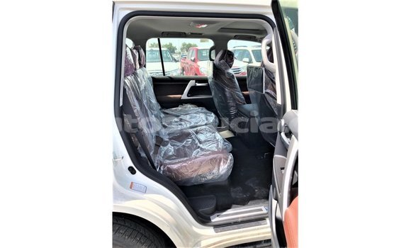 Buy Import Toyota Land Cruiser White Car in Import - Dubai in Anse-la-Raye Buy Import Toyota Land Cruiser White Car in Import - Dubai in Anse-la-Raye