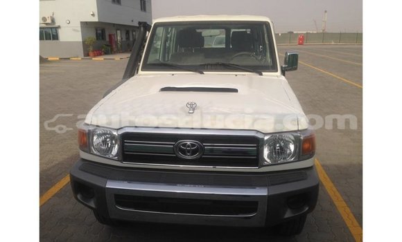 Buy Import Toyota Land Cruiser White Car in Import - Dubai in Anse-la-Raye Buy Import Toyota Land Cruiser White Car in Import - Dubai in Anse-la-Raye