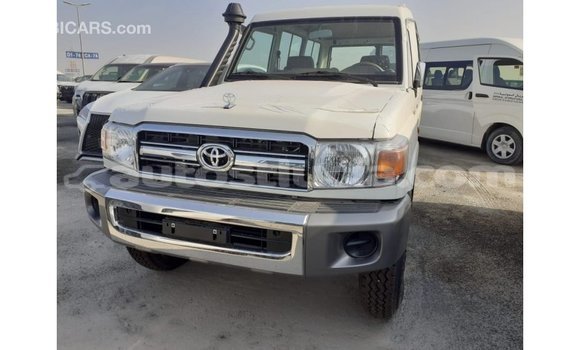 Buy Import Toyota Land Cruiser White Car in Import - Dubai in Anse-la-Raye Buy Import Toyota Land Cruiser White Car in Import - Dubai in Anse-la-Raye