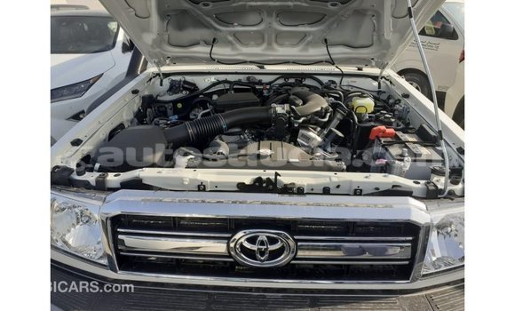 Buy Import Toyota Land Cruiser White Car in Import - Dubai in Anse-la-Raye Buy Import Toyota Land Cruiser White Car in Import - Dubai in Anse-la-Raye
