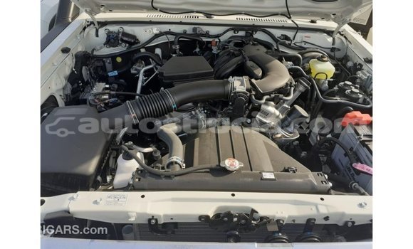Buy Import Toyota Land Cruiser White Car in Import - Dubai in Anse-la-Raye Buy Import Toyota Land Cruiser White Car in Import - Dubai in Anse-la-Raye