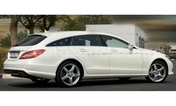 Buy Import Mercedes-Benz 190 (W201) White Car in Import - Dubai in Anse-la-Raye Buy Import Mercedes-Benz 190 (W201) White Car in Import - Dubai in Anse-la-Raye