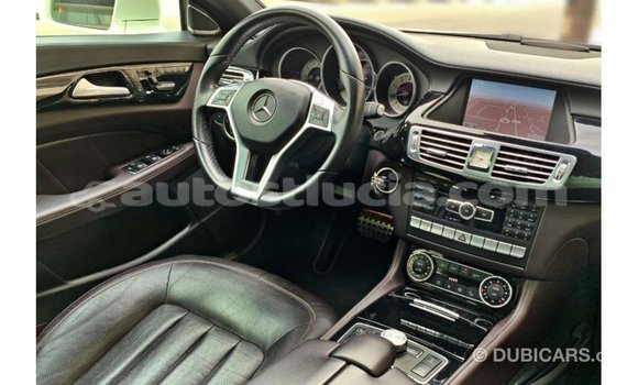 Buy Import Mercedes-Benz 190 (W201) White Car in Import - Dubai in Anse-la-Raye Buy Import Mercedes-Benz 190 (W201) White Car in Import - Dubai in Anse-la-Raye
