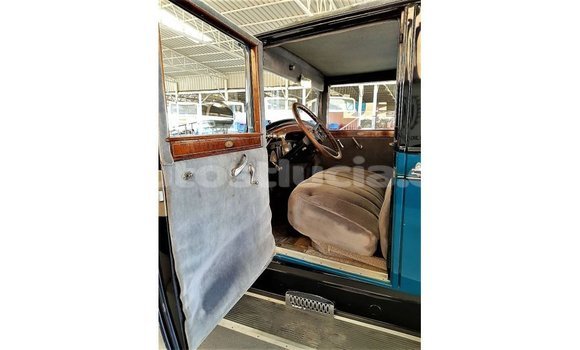 Buy Import Buick Electra Blue Car in Import - Dubai in Anse-la-Raye Buy Import Buick Electra Blue Car in Import - Dubai in Anse-la-Raye