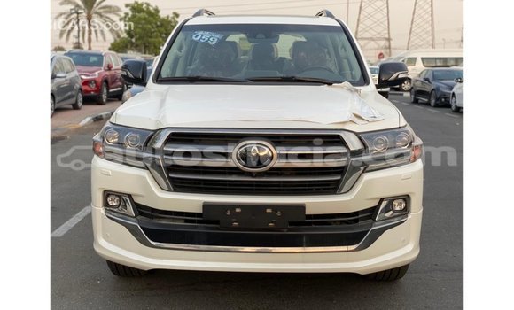 Buy Import Toyota Land Cruiser White Car in Import - Dubai in Anse-la-Raye Buy Import Toyota Land Cruiser White Car in Import - Dubai in Anse-la-Raye