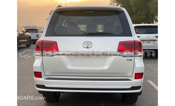 Buy Import Toyota Land Cruiser White Car in Import - Dubai in Anse-la-Raye Buy Import Toyota Land Cruiser White Car in Import - Dubai in Anse-la-Raye