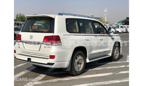 Buy Import Toyota Land Cruiser White Car in Import - Dubai in Anse-la-Raye Buy Import Toyota Land Cruiser White Car in Import - Dubai in Anse-la-Raye
