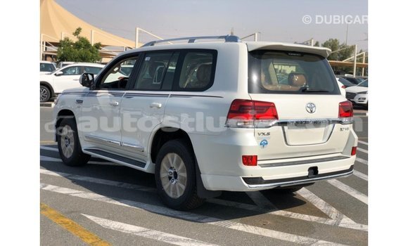Buy Import Toyota Land Cruiser White Car in Import - Dubai in Anse-la-Raye Buy Import Toyota Land Cruiser White Car in Import - Dubai in Anse-la-Raye